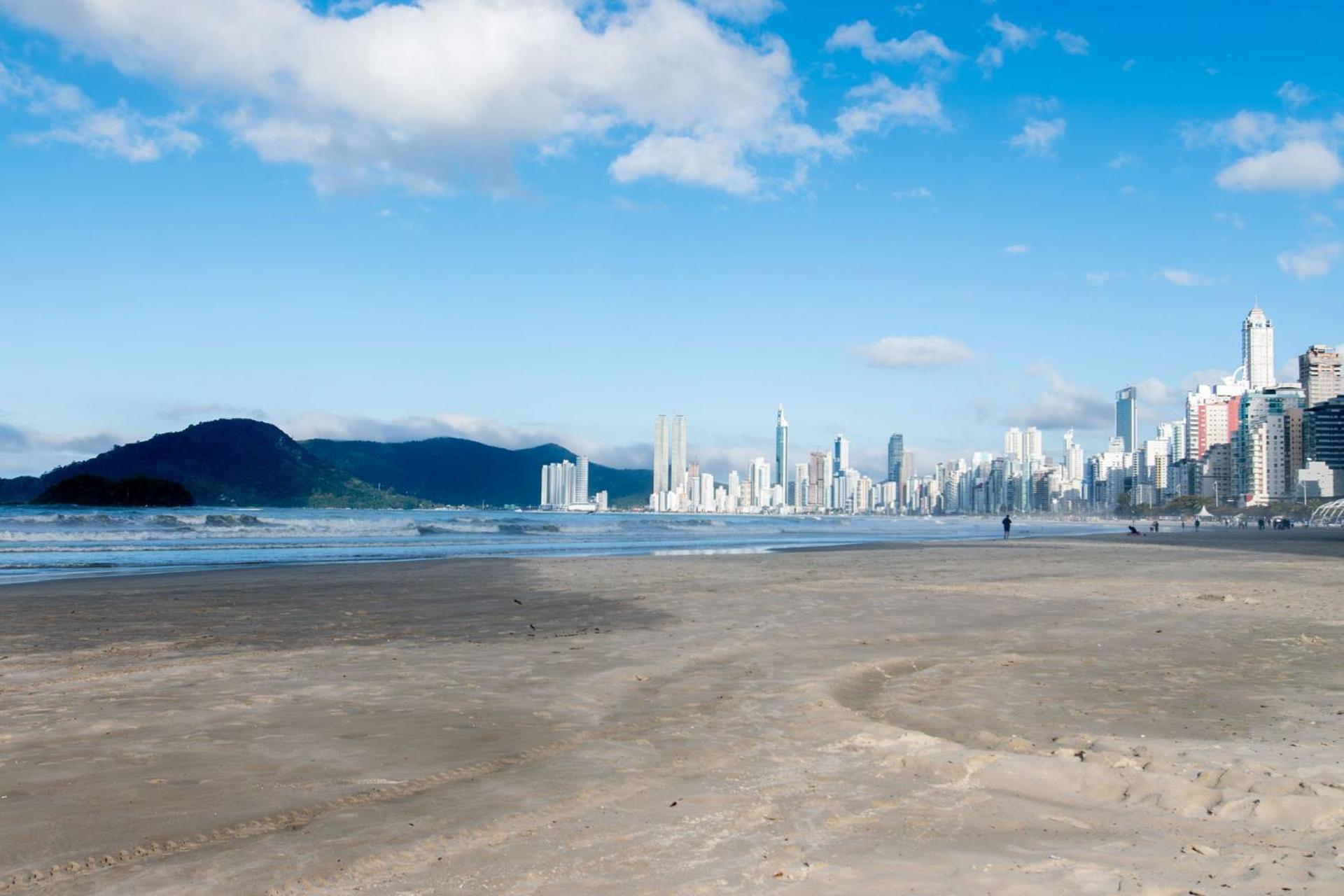 Apto Com Vista O Mar Na Barra Norte Yf4514